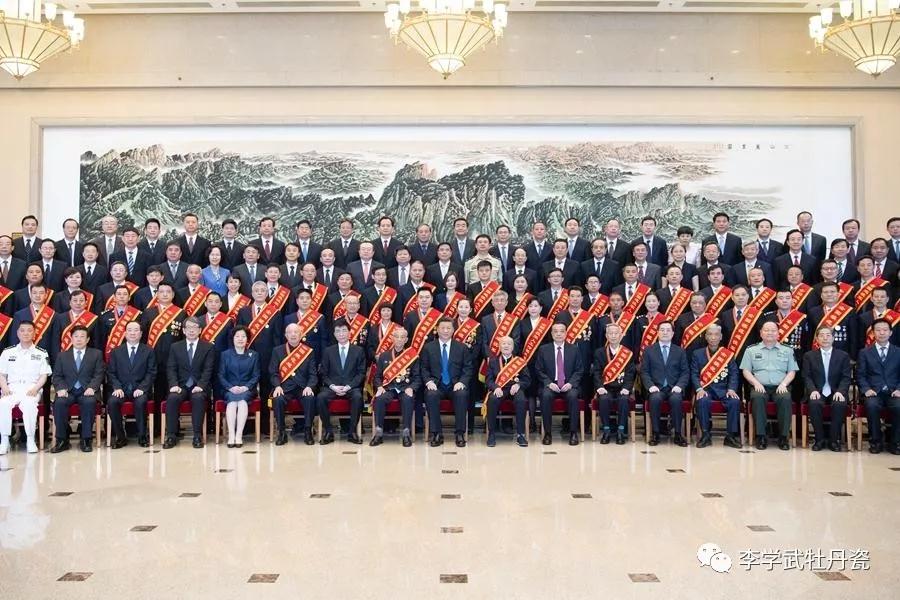 八一建军节丨军魂铸就牡丹瓷2.jpg